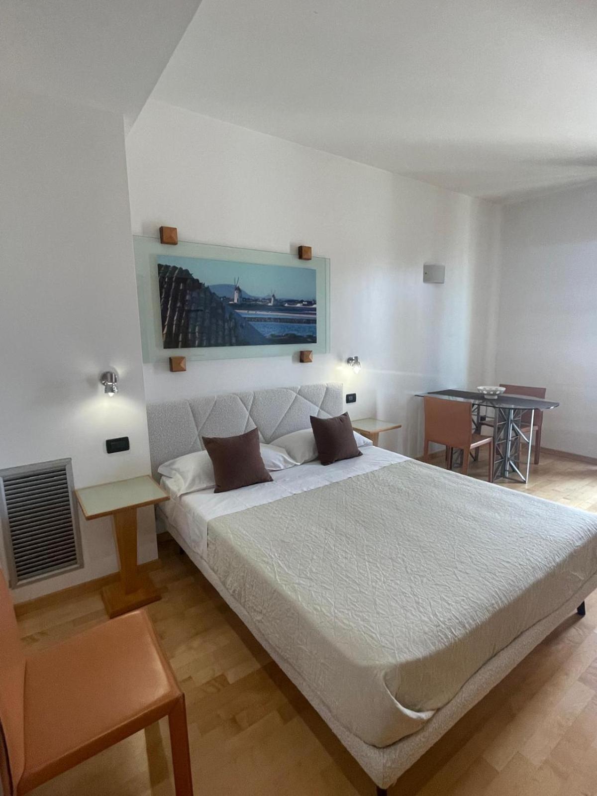 Garibaldi Citta' Apartment Трапани Екстериор снимка