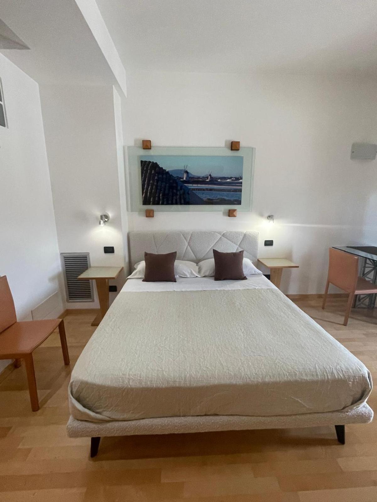 Garibaldi Citta' Apartment Трапани Екстериор снимка